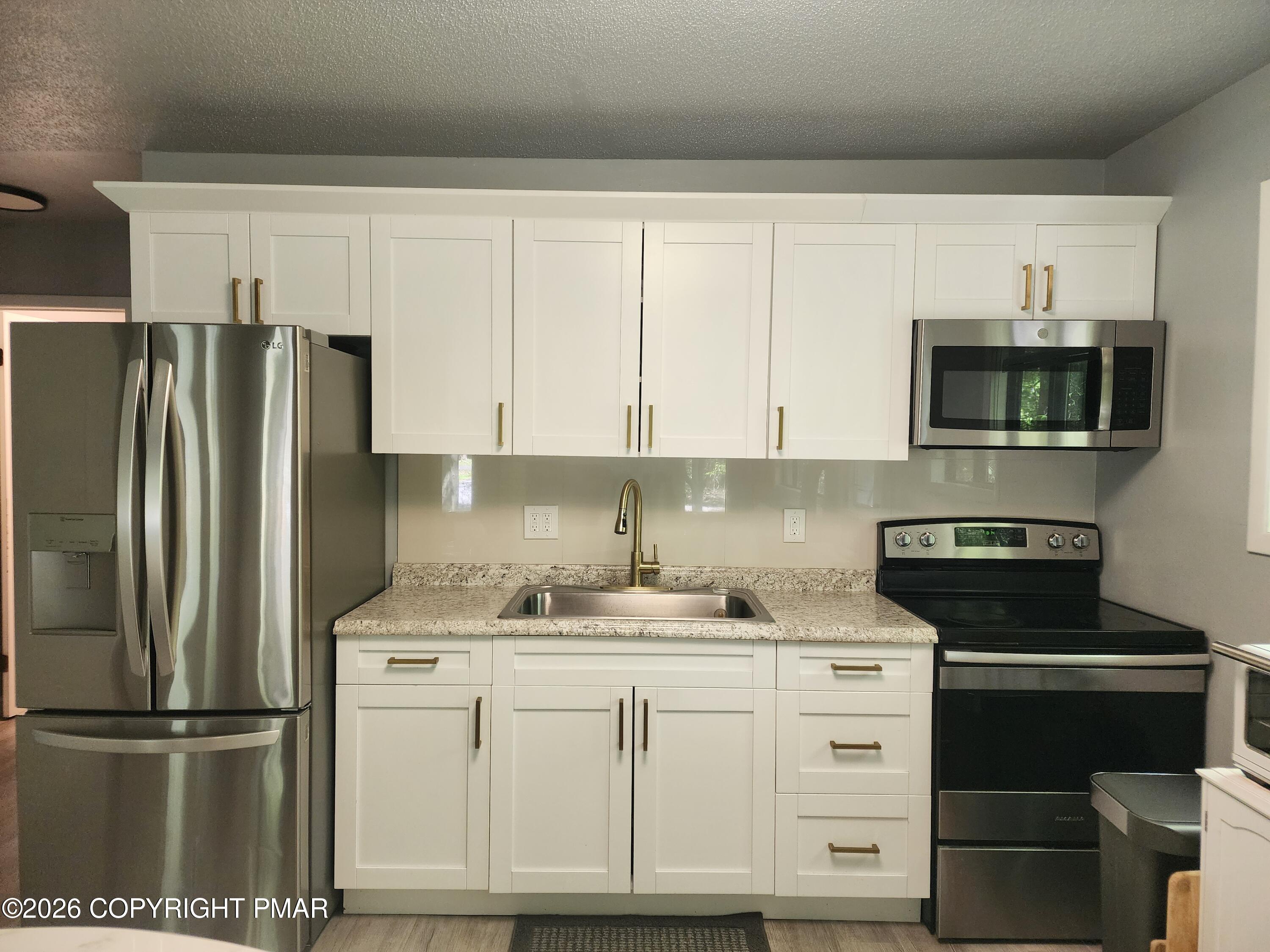 3332 Oberon Road Tobyhanna, PA 18466 - Photo 8 of 35 8 (2)