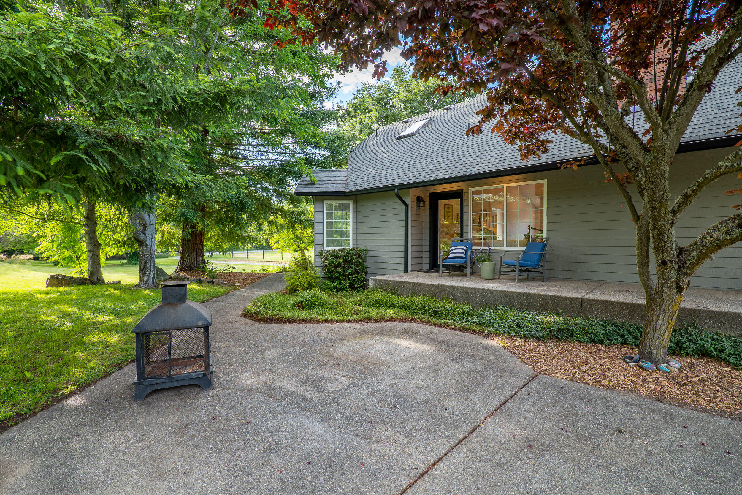 8442 New Hope Road Grants Pass, OR 97527 - Photo 45 of 84 Riverfront Back Patio
