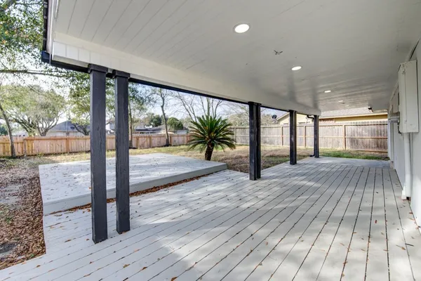 $310,000 | 19403 Lake Hollow Lane, Houston, TX 77084