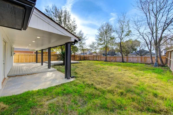 $310,000 | 19403 Lake Hollow Lane, Houston, TX 77084