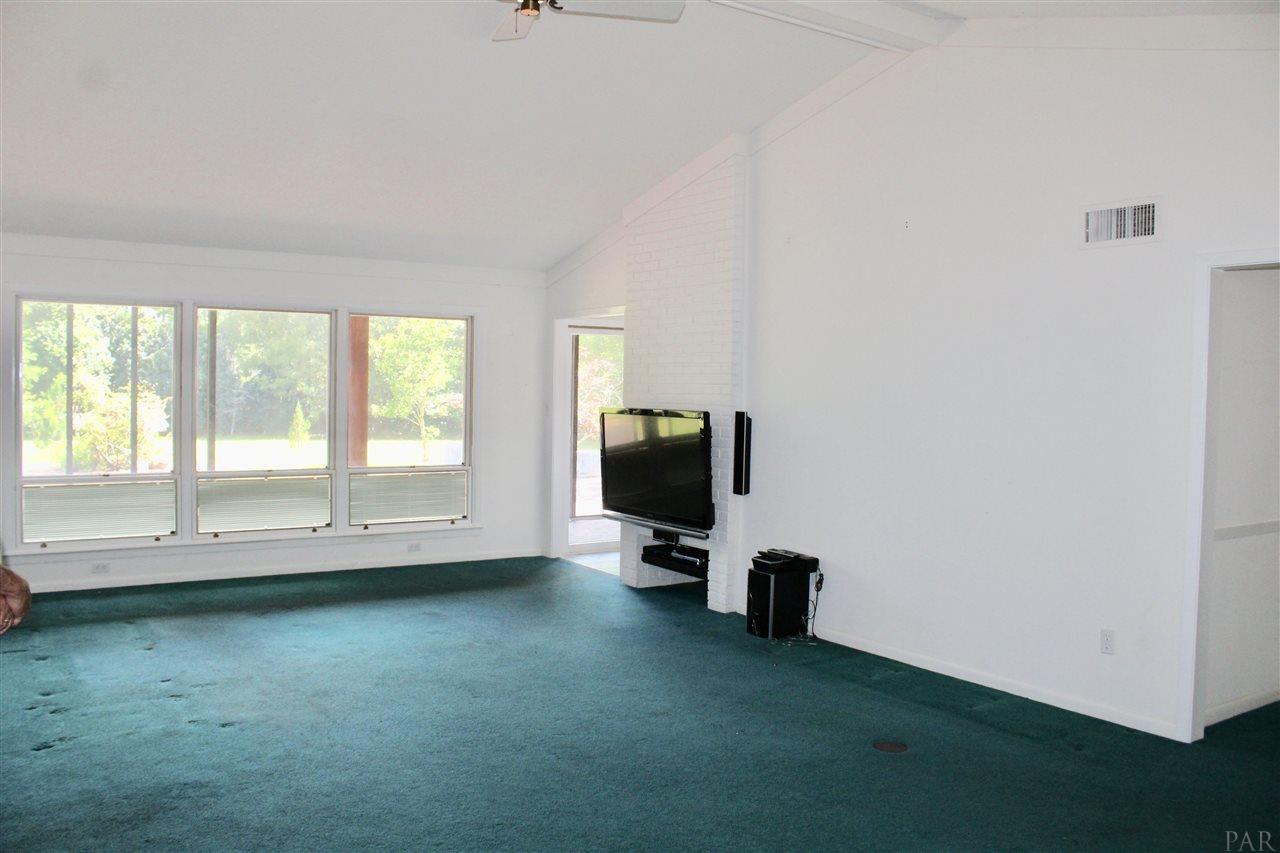 745 Green Hills Road Cantonment, FL 32533 - Photo 15 of 30 Gallery Image 15
