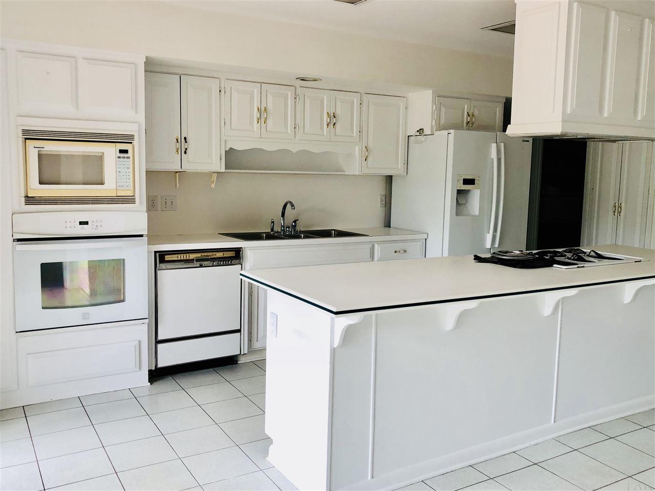 745 Green Hills Road Cantonment, FL 32533 - Photo 6 of 30 Gallery Image 6