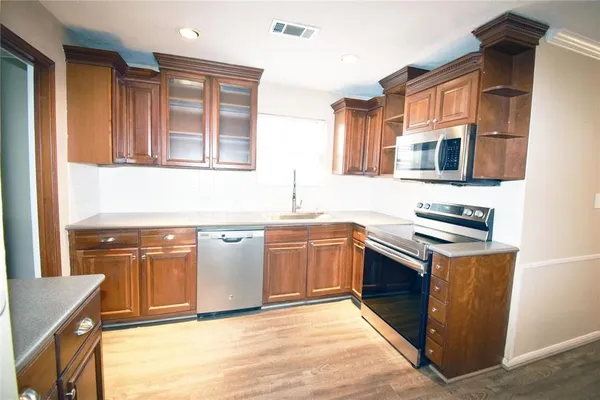$2,290 | 1806 Cedarwood Court, Sugar Land, TX 77498