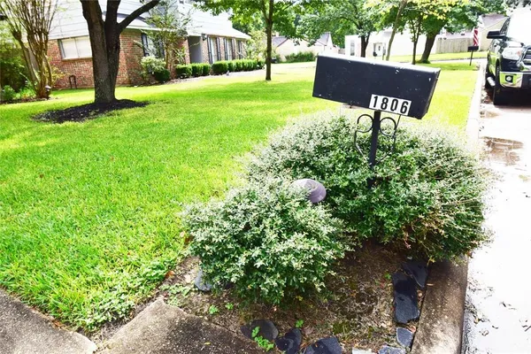 $2,290 | 1806 Cedarwood Court, Sugar Land, TX 77498