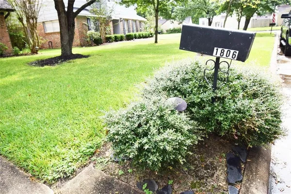 $2,290 | 1806 Cedarwood Court, Sugar Land, TX 77498