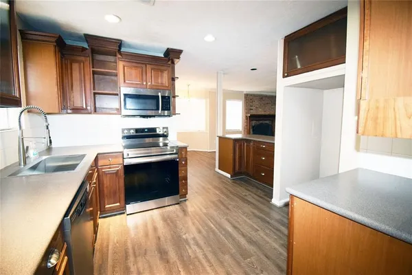 $2,290 | 1806 Cedarwood Court, Sugar Land, TX 77498