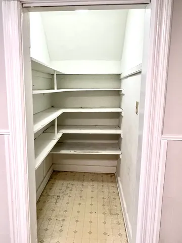 $1,300 | 674 St Charles Street, Elgin, IL 60120