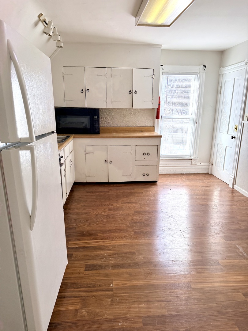 674 St Charles Street Elgin, IL 60120 - Photo 5 of 13