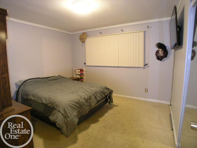 18011 Winsome Road Fraser, MI 48026 - Photo 11 of 38 50097694-10.JPG