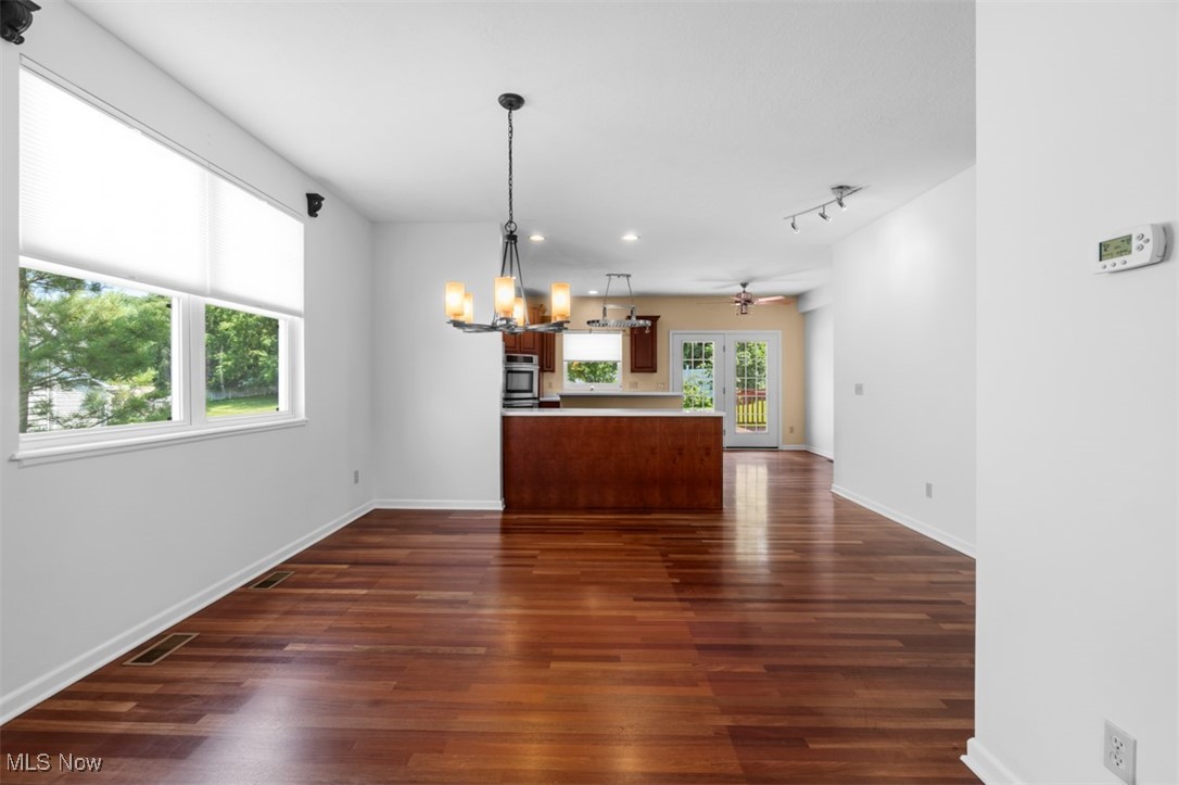 4471 Sexton Road Cleveland, OH 44105 - Photo 7 of 44