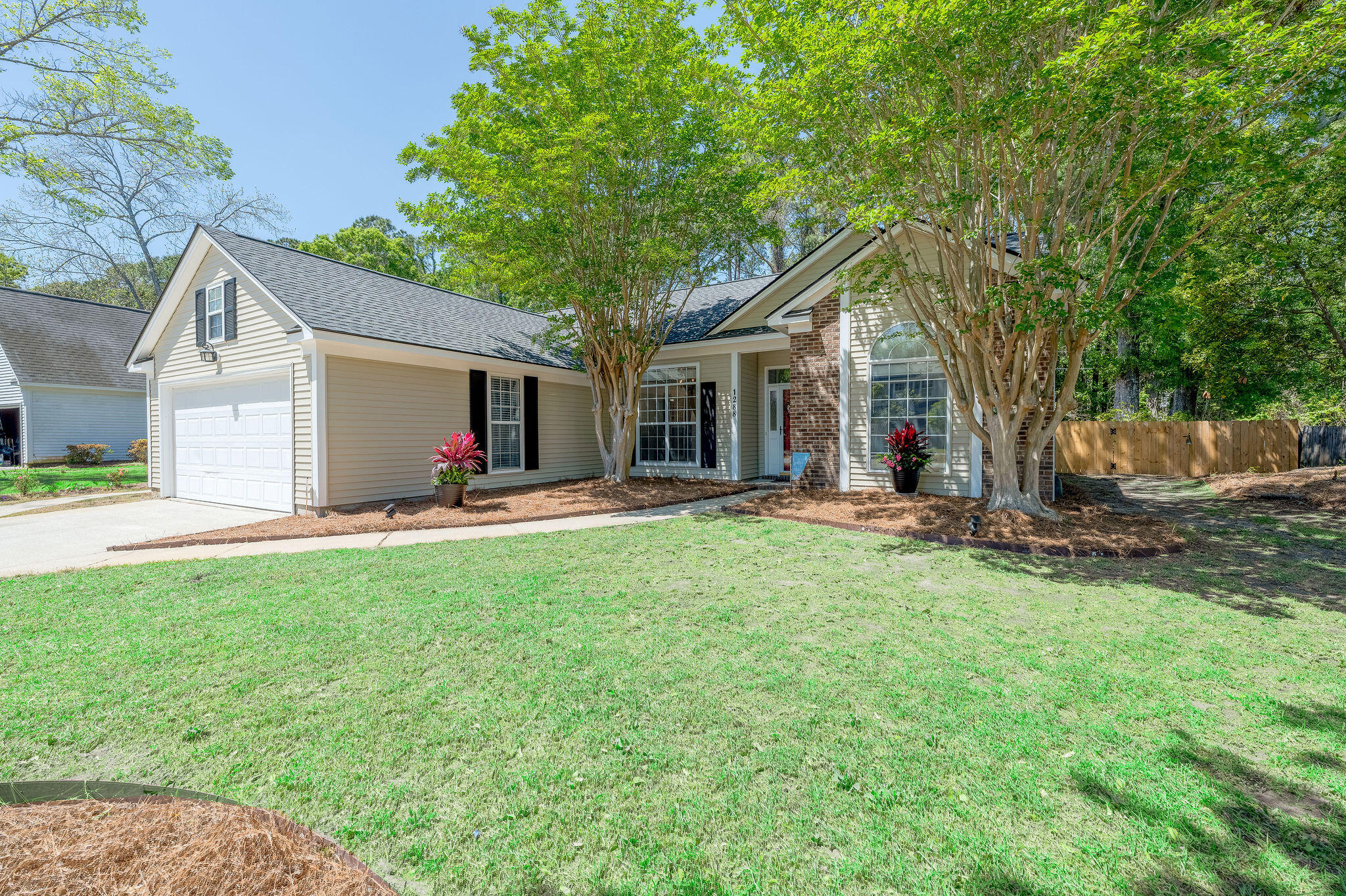 1288 Horseshoe Bend Mount Pleasant, SC 29464 - Photo 3 of 37 1588HorseshoweBend--30