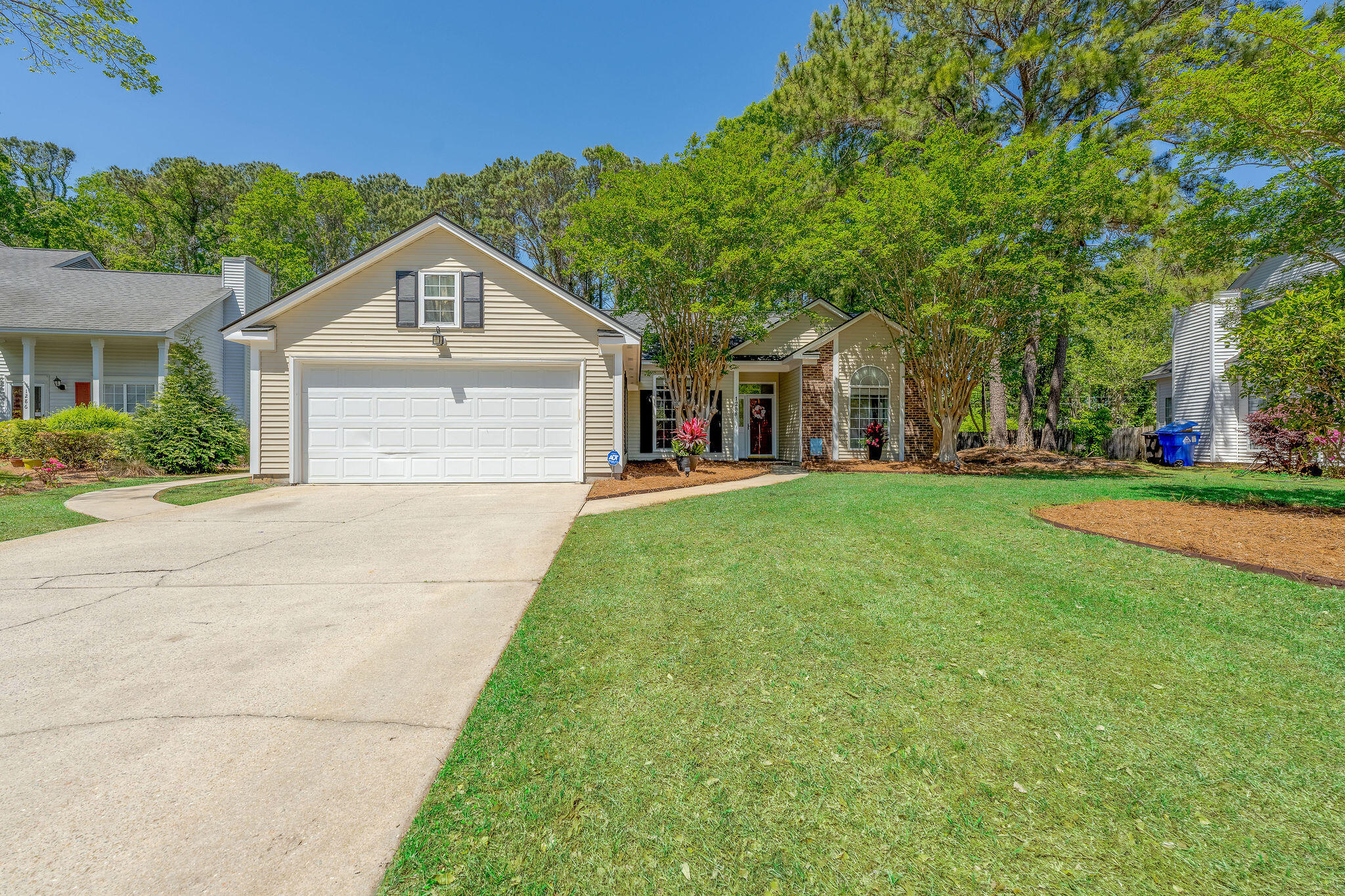 1288 Horseshoe Bend Mount Pleasant, SC 29464 - Photo 4 of 37 1588HorseshoweBend--31