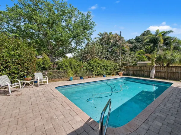 $650,000 | 394 Evergreen Avenue, Tequesta, FL 33469