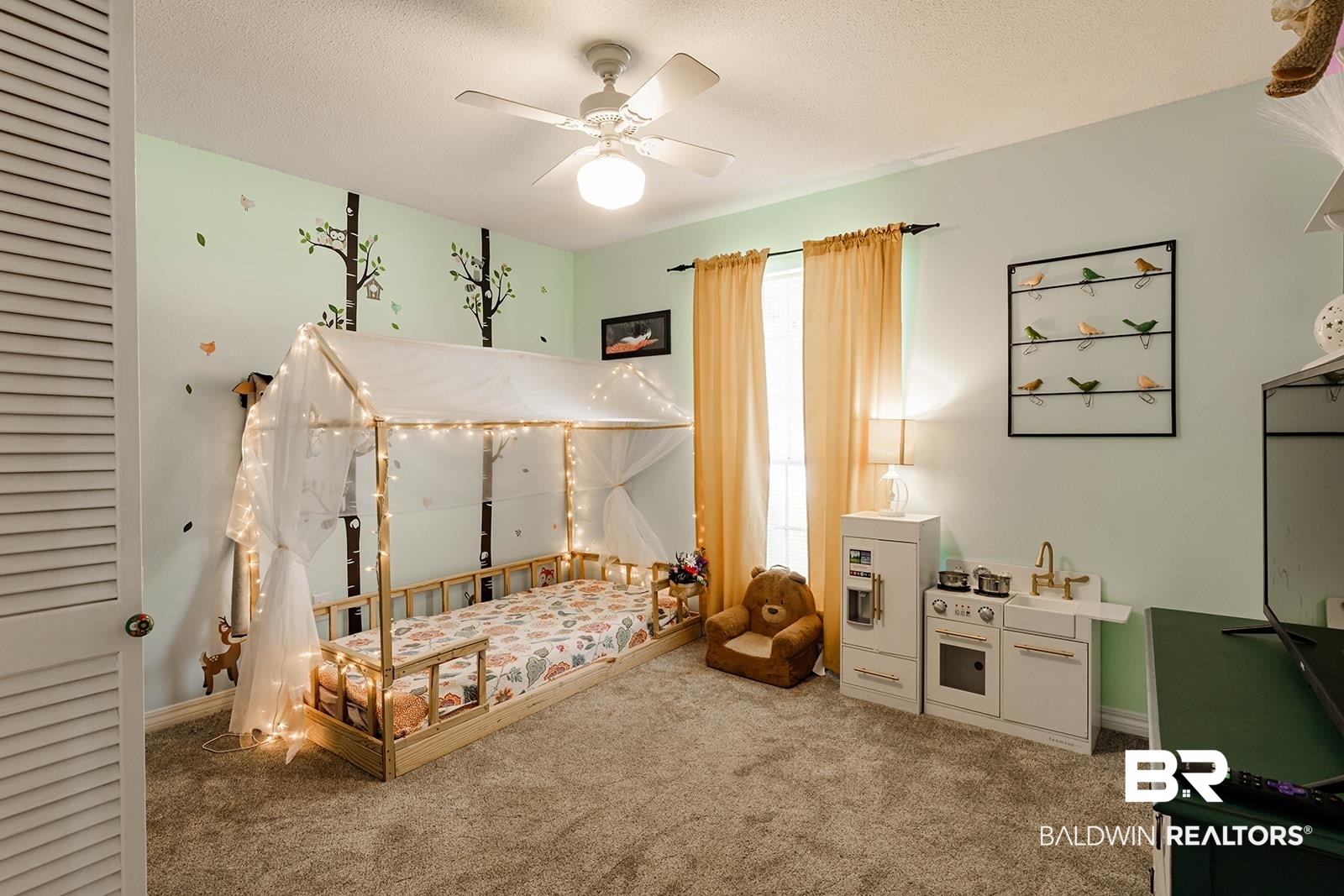 2920 Quail Creek Run Mobile, AL 36695 - Photo 26 of 33 Bedroom featuring carpet floors, a textured ceiling, and a ceiling fan