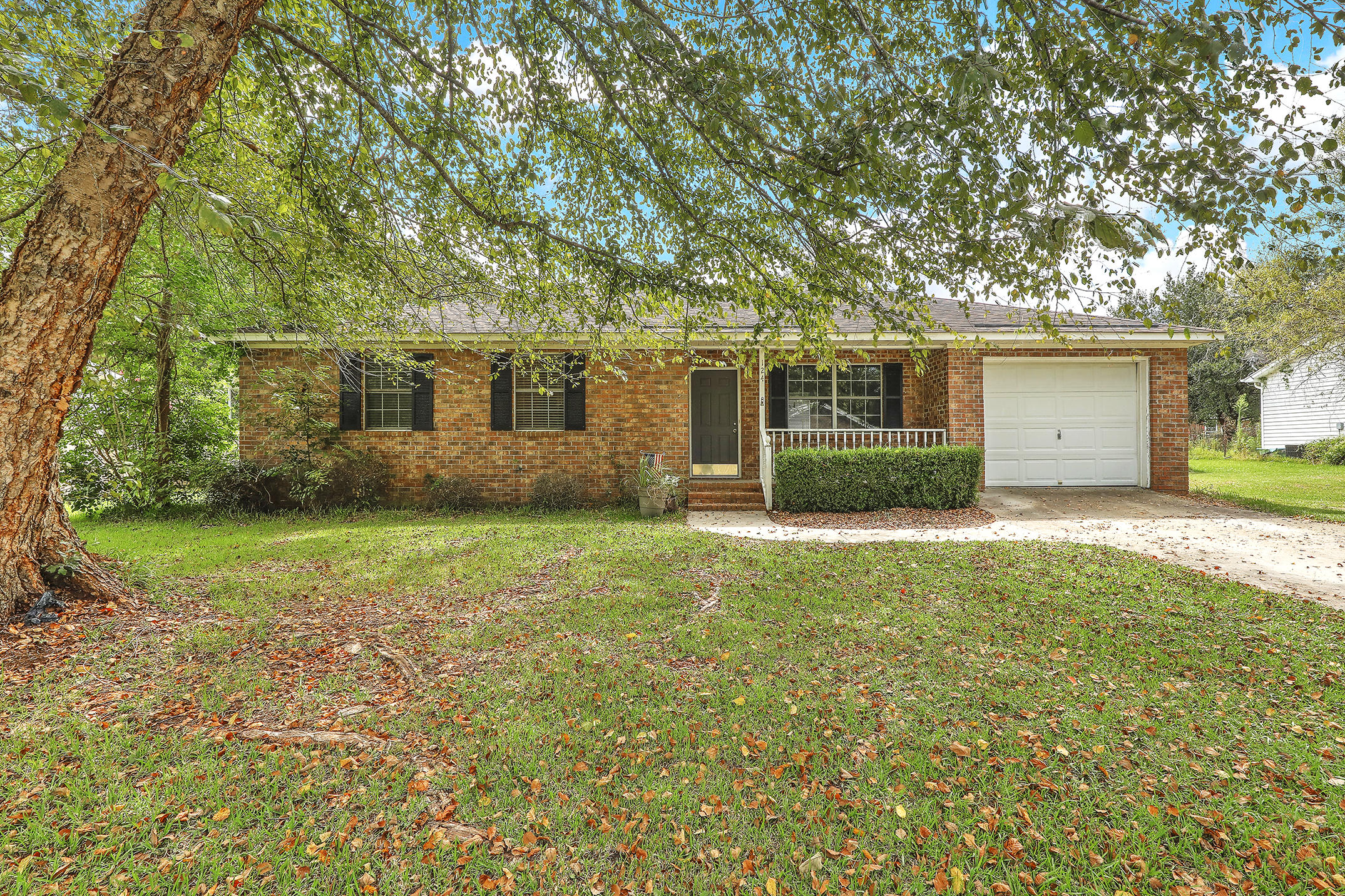 124 Whitesville Road Moncks Corner, SC 29461 - Photo 2 of 25 1R3A4985_6_7