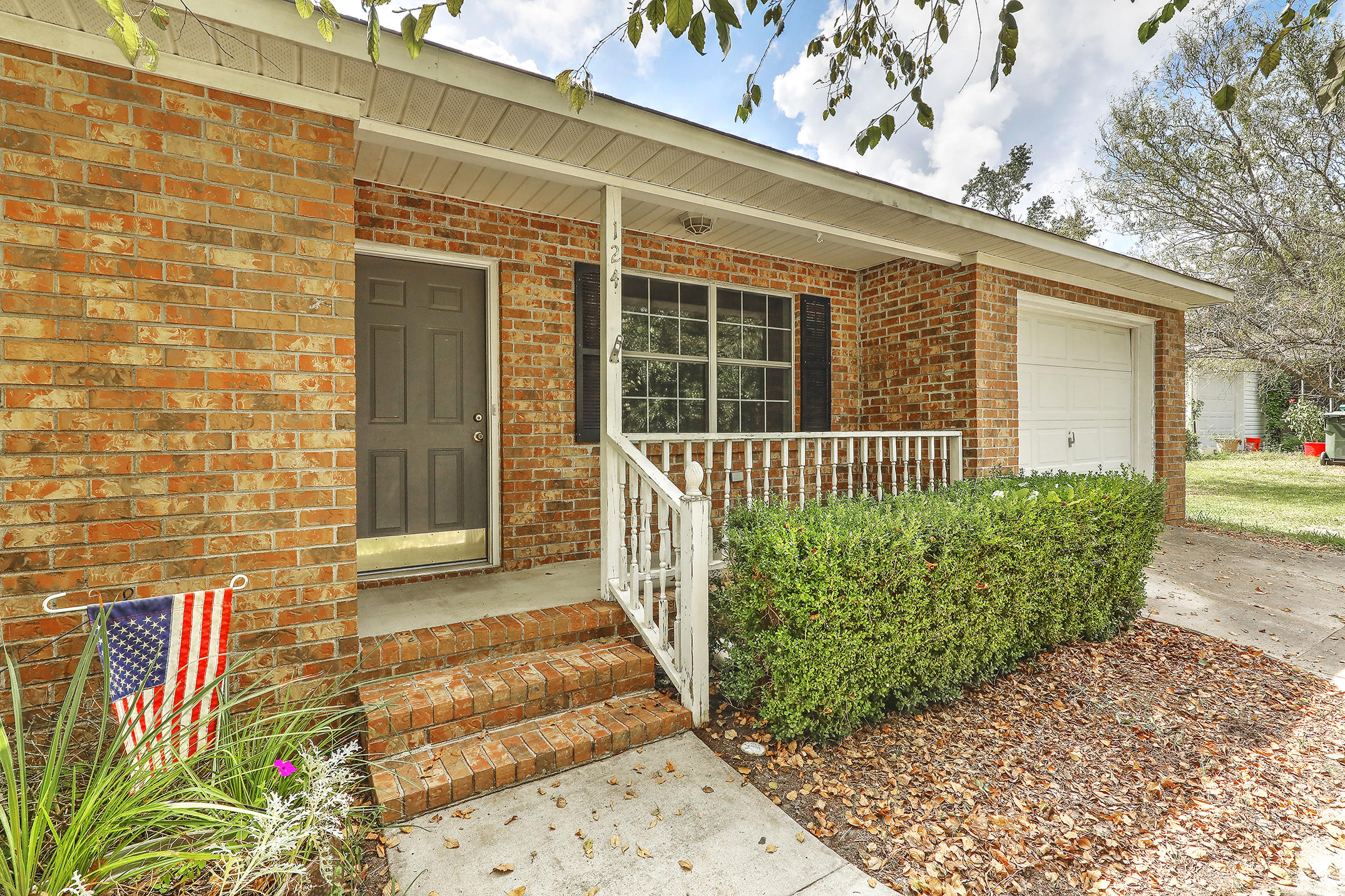 124 Whitesville Road Moncks Corner, SC 29461 - Photo 4 of 25 1R3A5000_1_2
