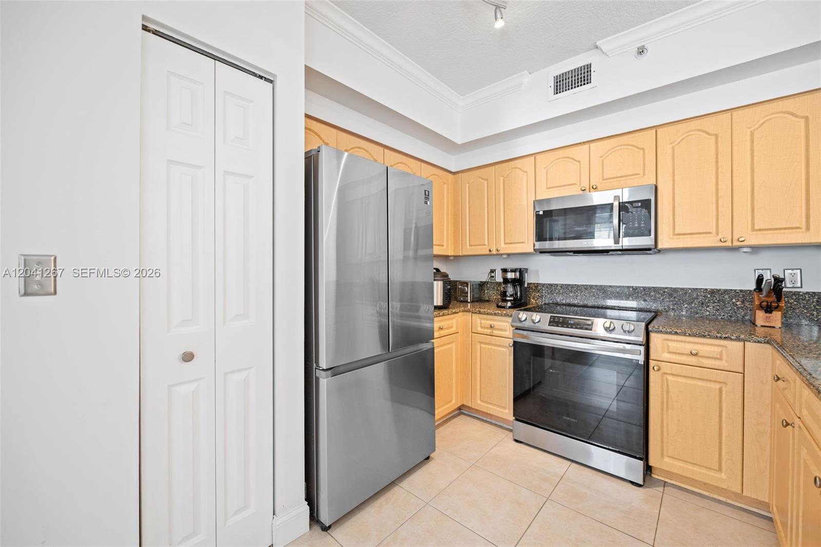 6861 Southwest 44th Street, Unit 202 Miami, FL 33155 - Photo 11 of 37