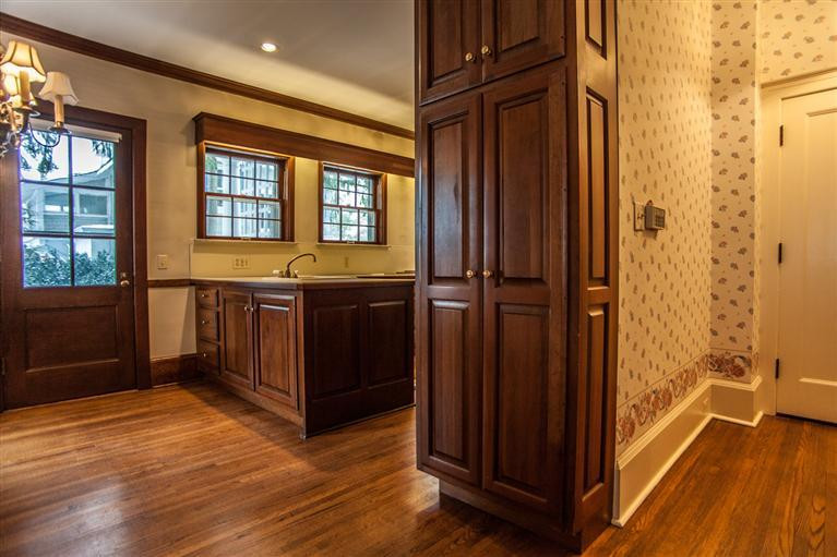 1710 Cambridge Road Ann Arbor, MI 48104 - Photo 15 of 46 Photo 15