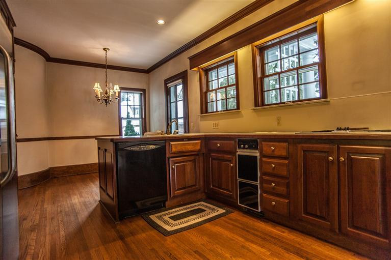 1710 Cambridge Road Ann Arbor, MI 48104 - Photo 18 of 46 Photo 18