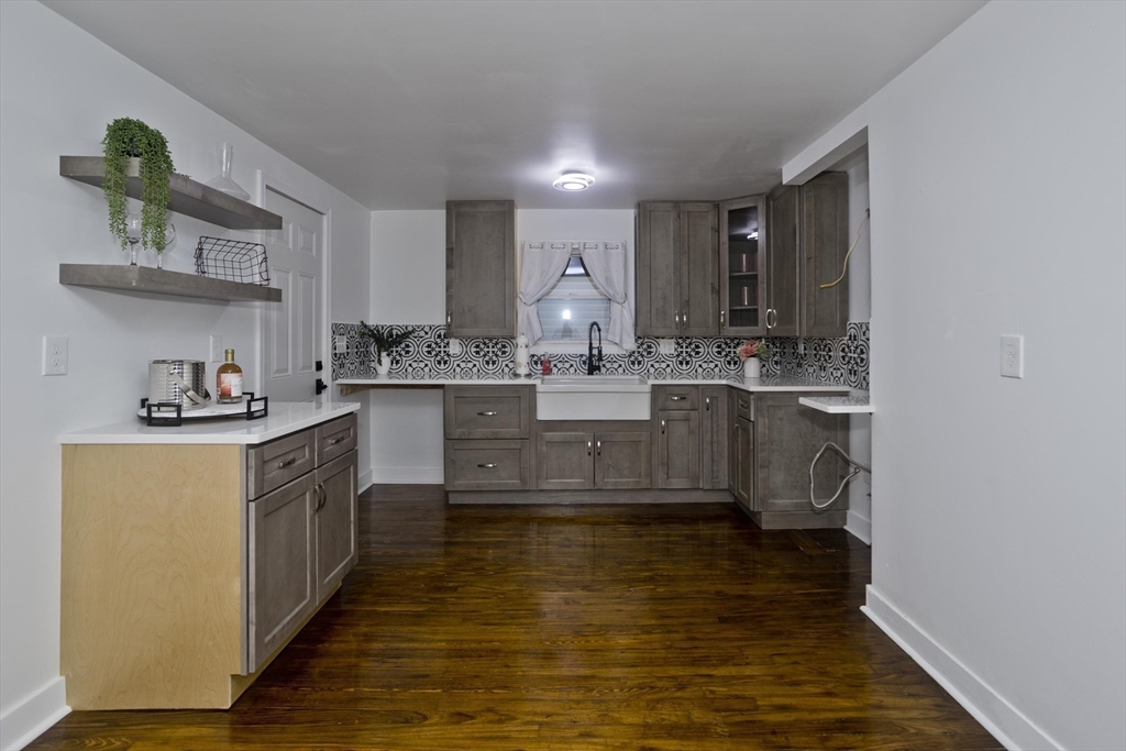 1362 Page Boulevard Springfield, MA 01104 - Photo 8 of 23 Gallery Image 8