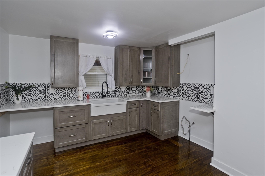 1362 Page Boulevard Springfield, MA 01104 - Photo 9 of 23 Gallery Image 9