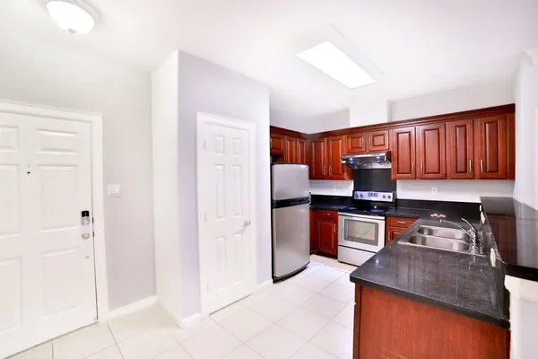 $1,475 | 6611 West Sam Houston Parkway South, Unit 1F, Houston, TX 77036