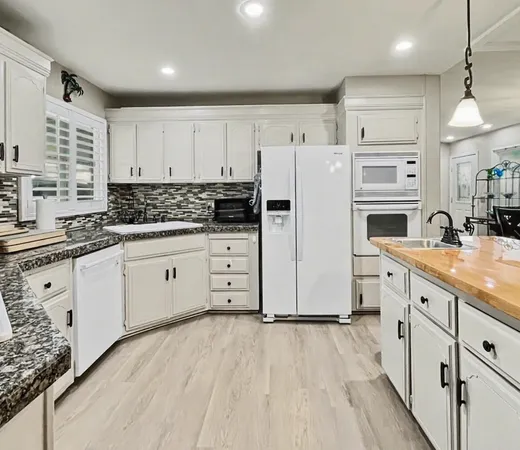 $2,300 | 39705 Manzanita Drive, Palm Desert, CA 92260