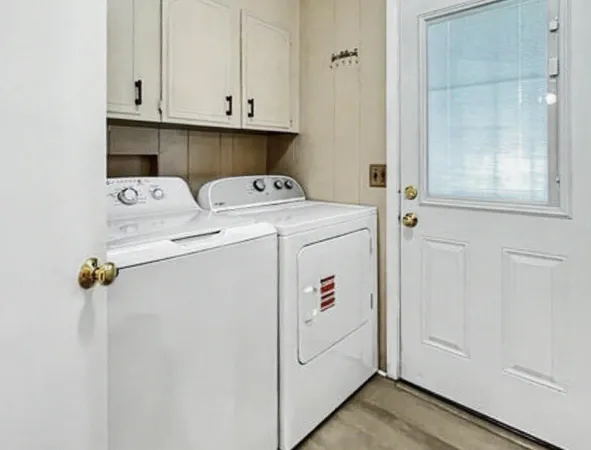 $2,300 | 39705 Manzanita Drive, Palm Desert, CA 92260