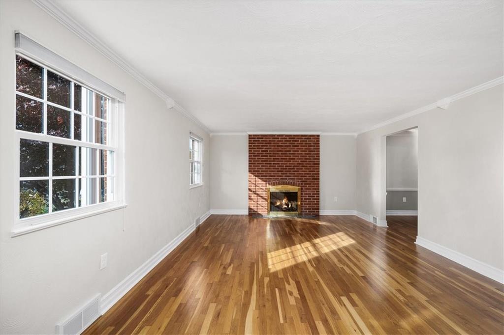251 Shafer Road Coraopolis, PA 15108 - Photo 4 of 34 Gallery Image 4