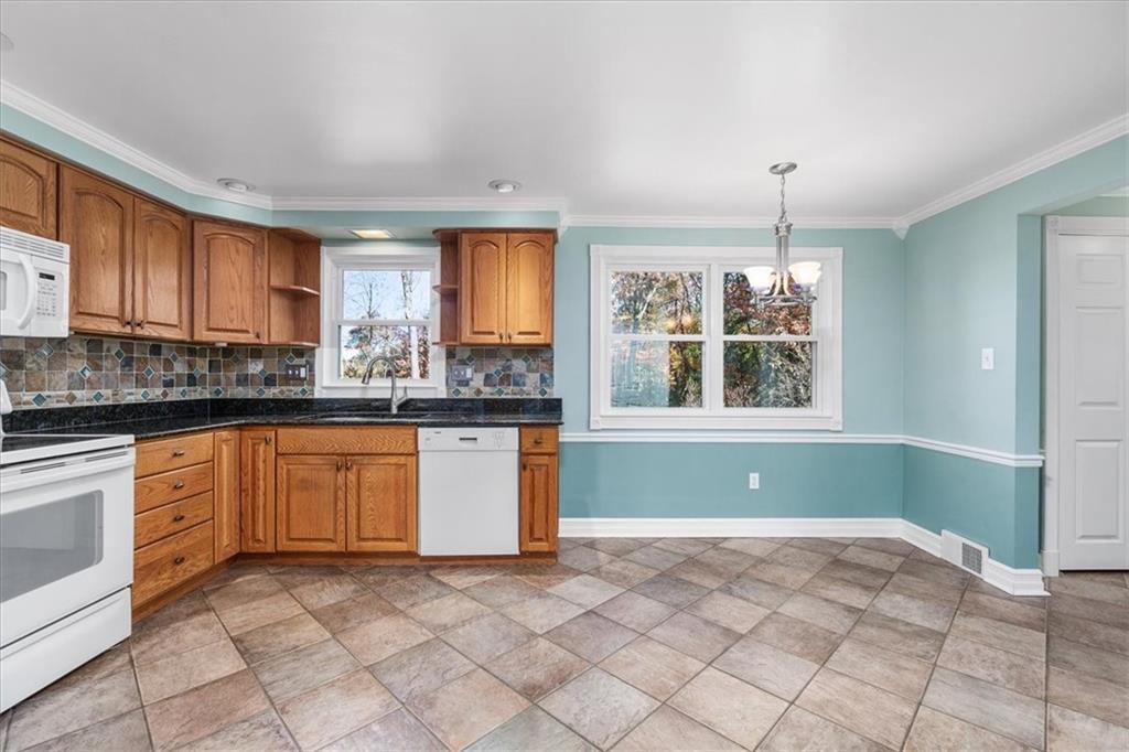 251 Shafer Road Coraopolis, PA 15108 - Photo 7 of 34 Gallery Image 7