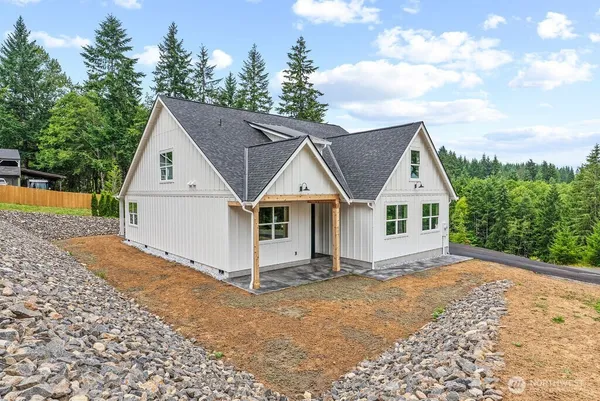 $719,000 | 117 Red Hawk Drive, Castle Rock, WA 98611