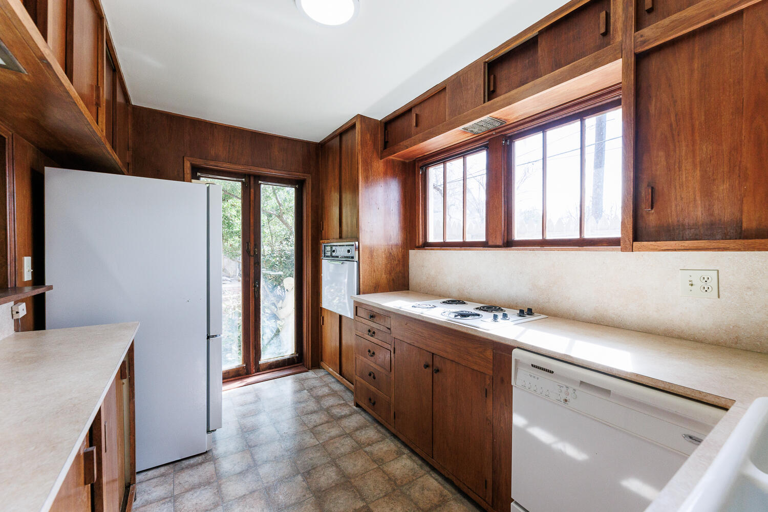 2607 22nd Street Lubbock, TX 79410 - Photo 76 of 87 Apartment Kitchen