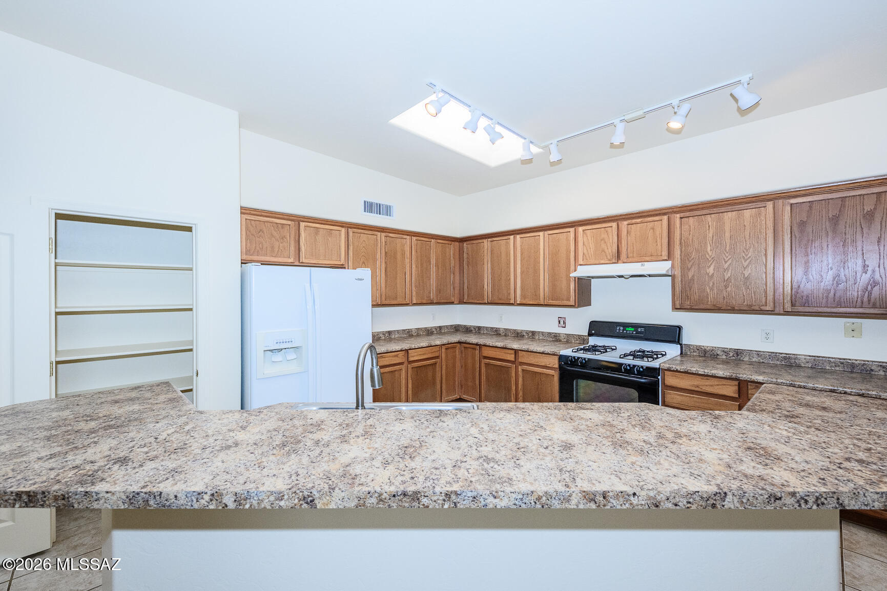 13588 East High Plains Ranch Street Vail, AZ 85641 - Photo 13 of 44 Perfect amount of cabinet space
