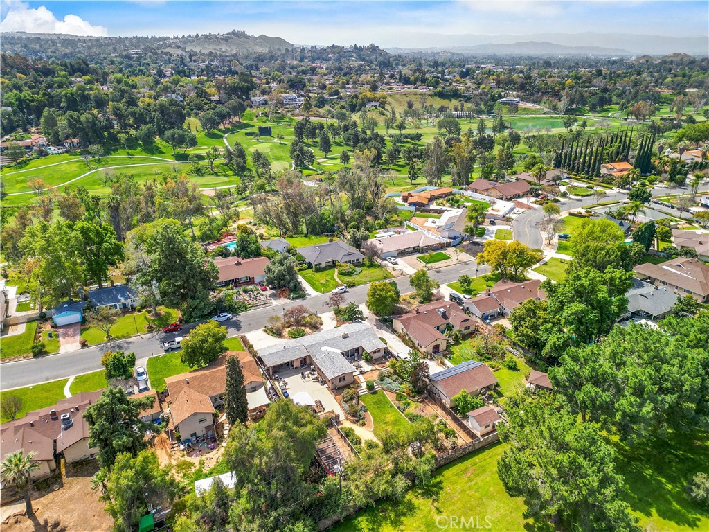 1965 Prince Albert Drive Riverside, CA 92507 - Photo 6 of 38