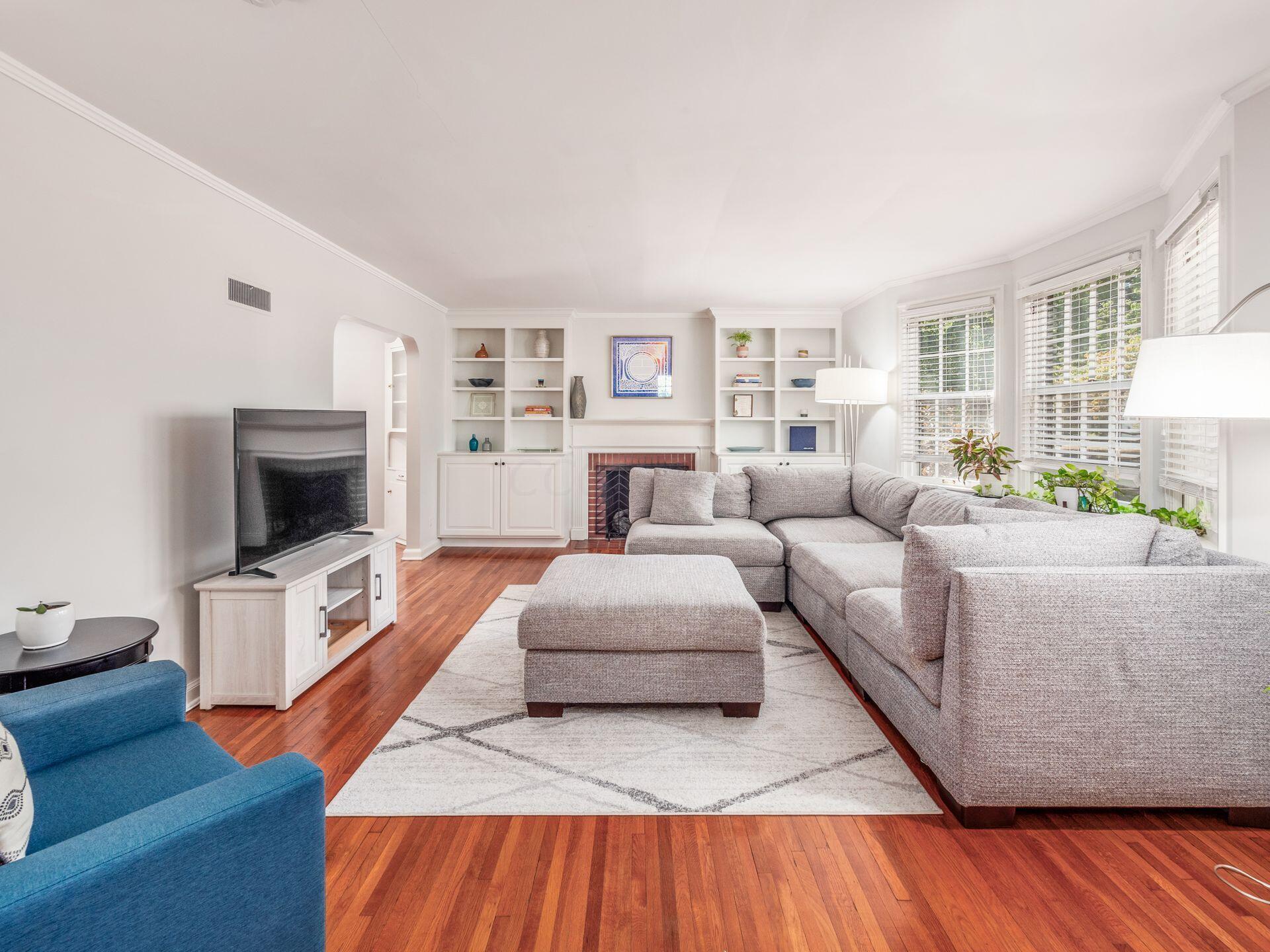 206 North Stanwood Road Bexley, OH 43209 - Photo 8 of 60 Living Room