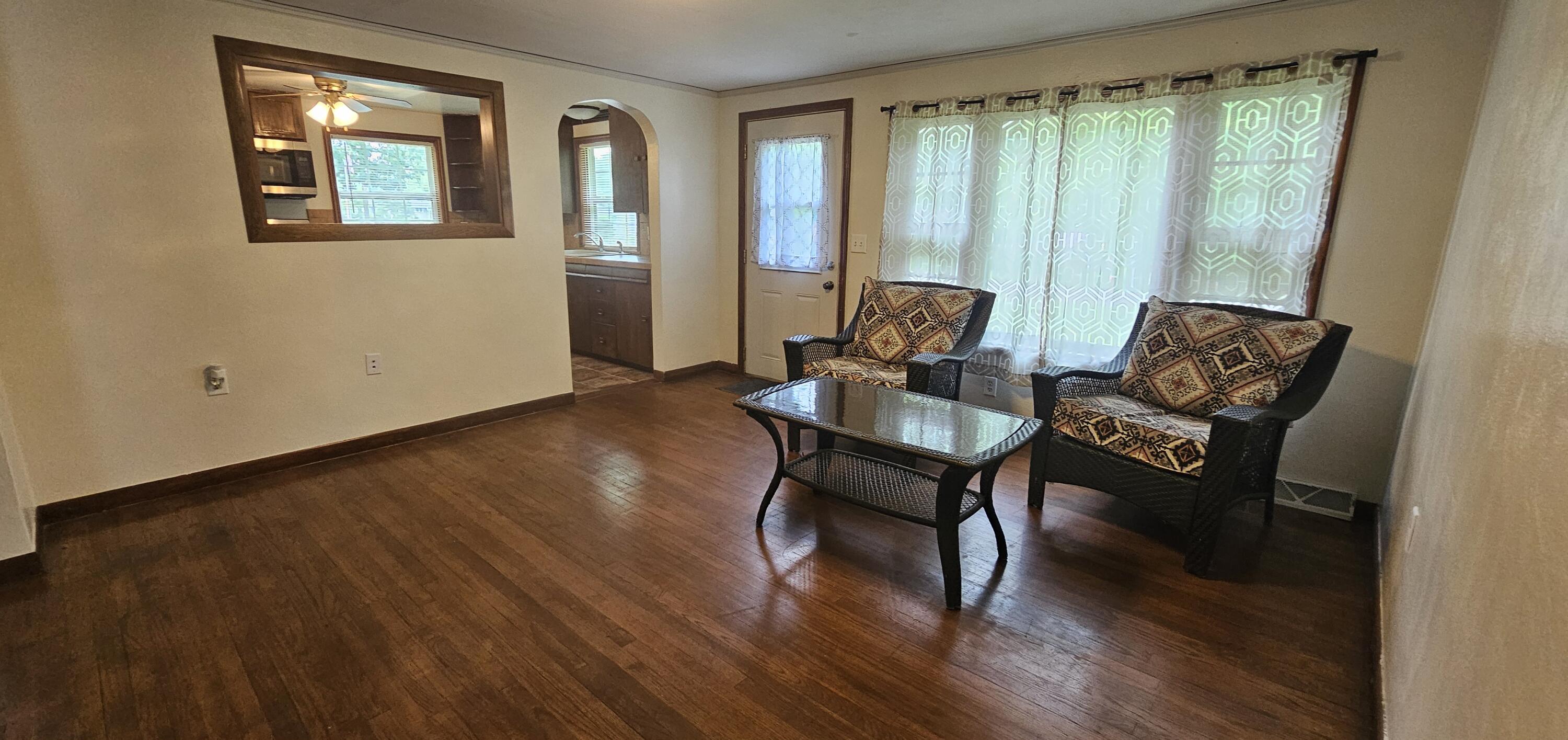 11102 82nd Street Pleasant Prairie, WI 53158 - Photo 16 of 43 Living Room