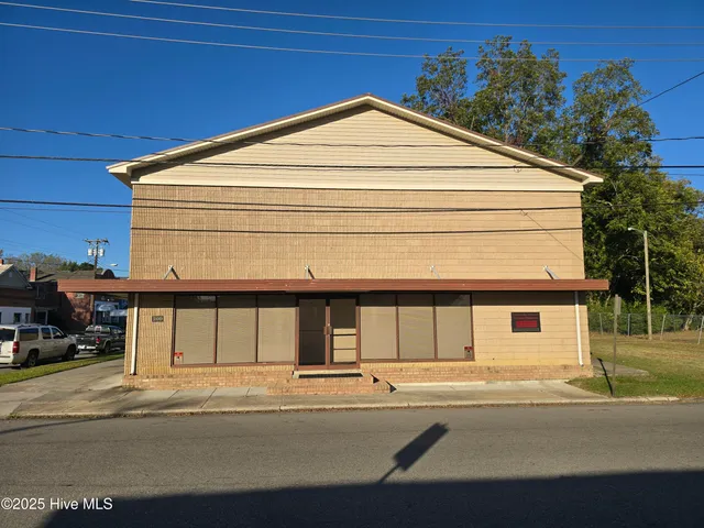 $249,000 | 300 Maple Street North, Ahoskie, NC 27910