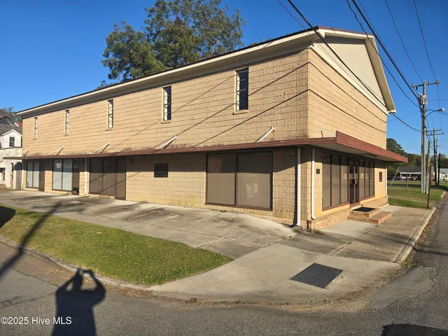 $249,000 | 300 Maple Street North, Ahoskie, NC 27910
