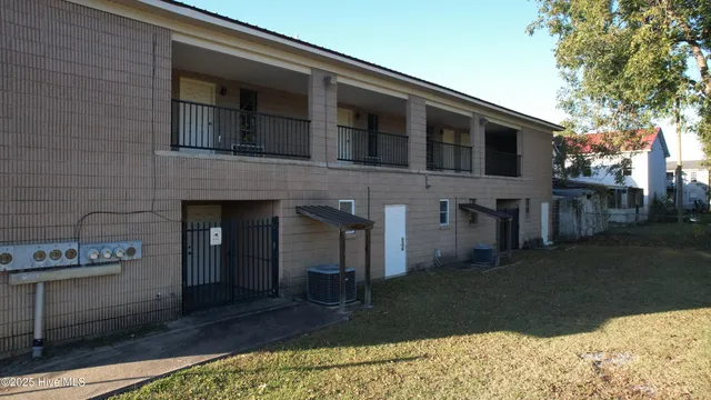 $249,000 | 300 Maple Street North, Ahoskie, NC 27910