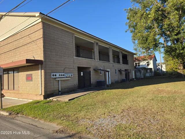 $249,000 | 300 Maple Street North, Ahoskie, NC 27910