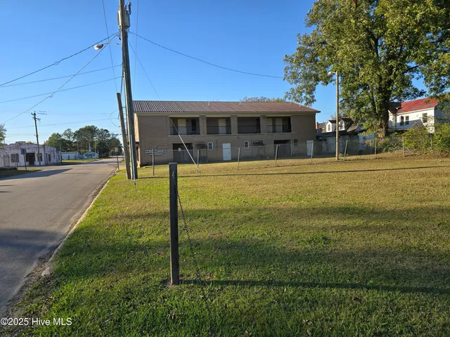 $249,000 | 300 Maple Street North, Ahoskie, NC 27910