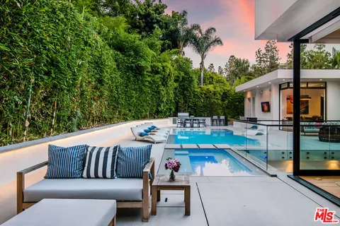 $14,600,000 | 1049 Loma Vista Drive, Beverly Hills, CA 90210