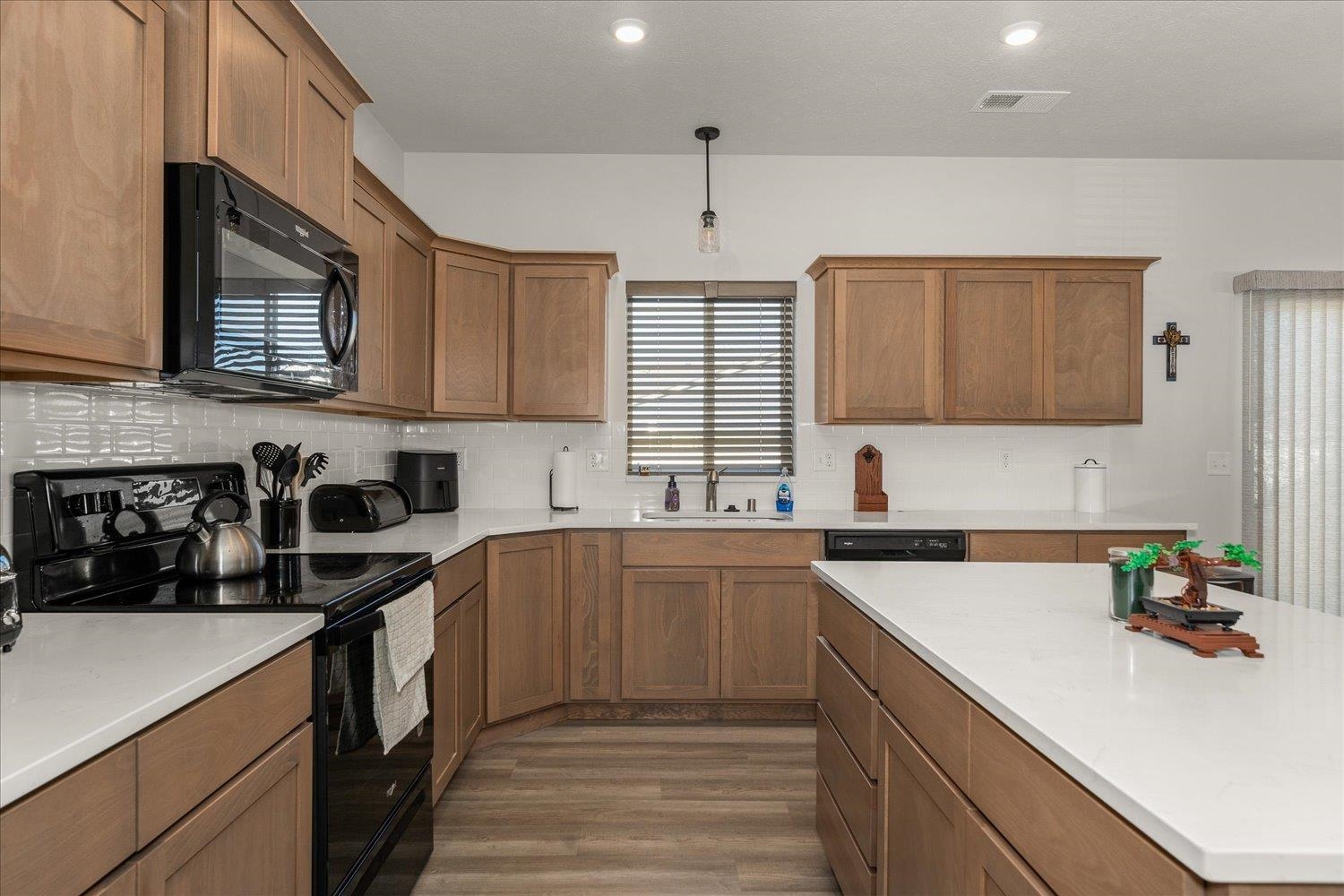 10504 West Lingonberry Road Cheney, WA 99004 - Photo 13 of 38