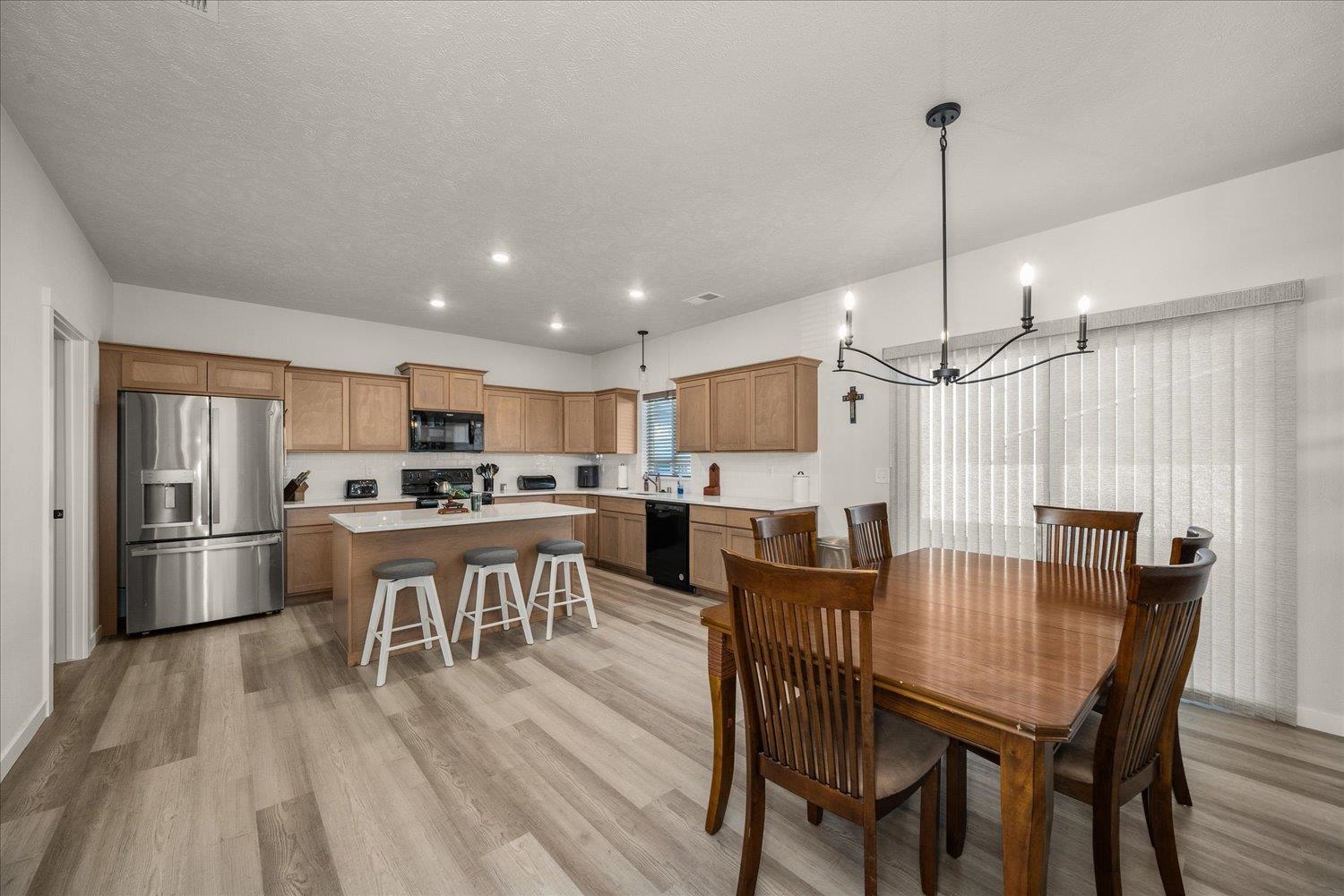 10504 West Lingonberry Road Cheney, WA 99004 - Photo 7 of 38