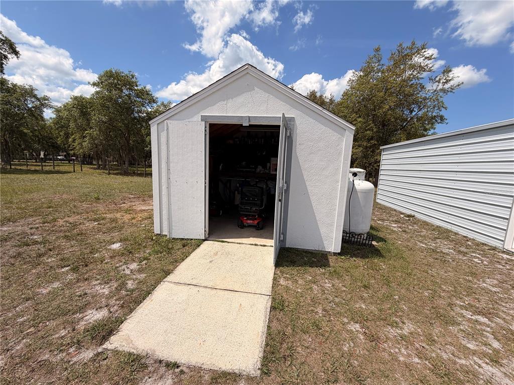 472 Shaw Lake Road Pierson, FL 32180 - Photo 20 of 36