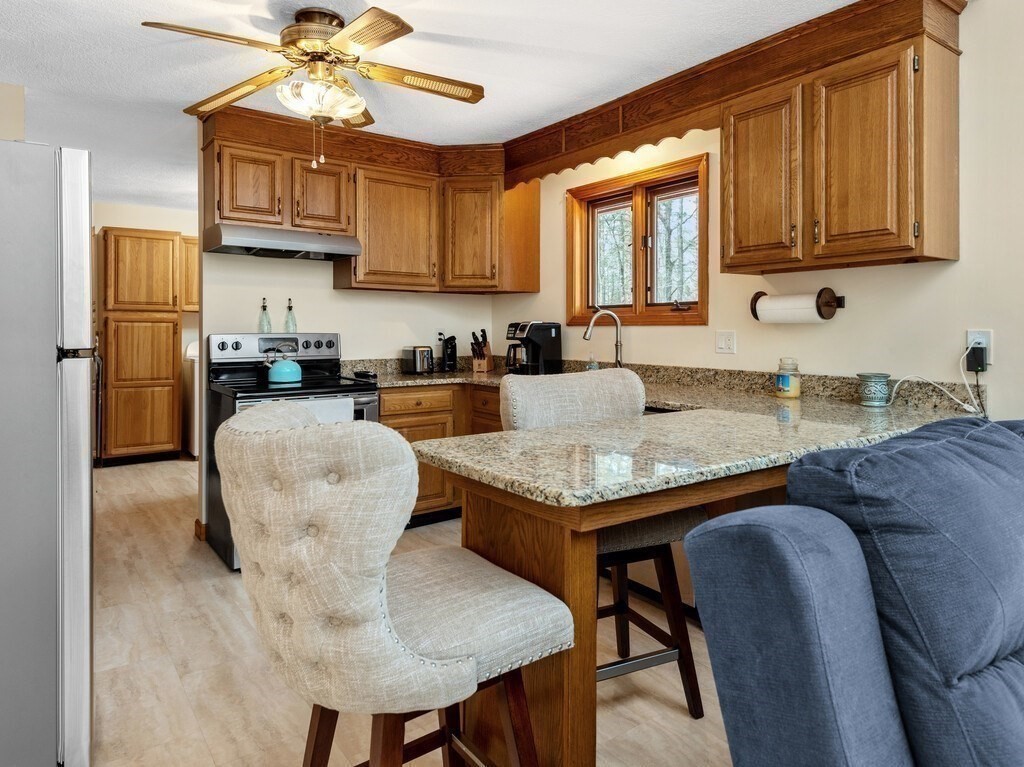 164 Berry Corner Road Charlton, MA 01507 - Photo 6 of 40 Gallery Image 6