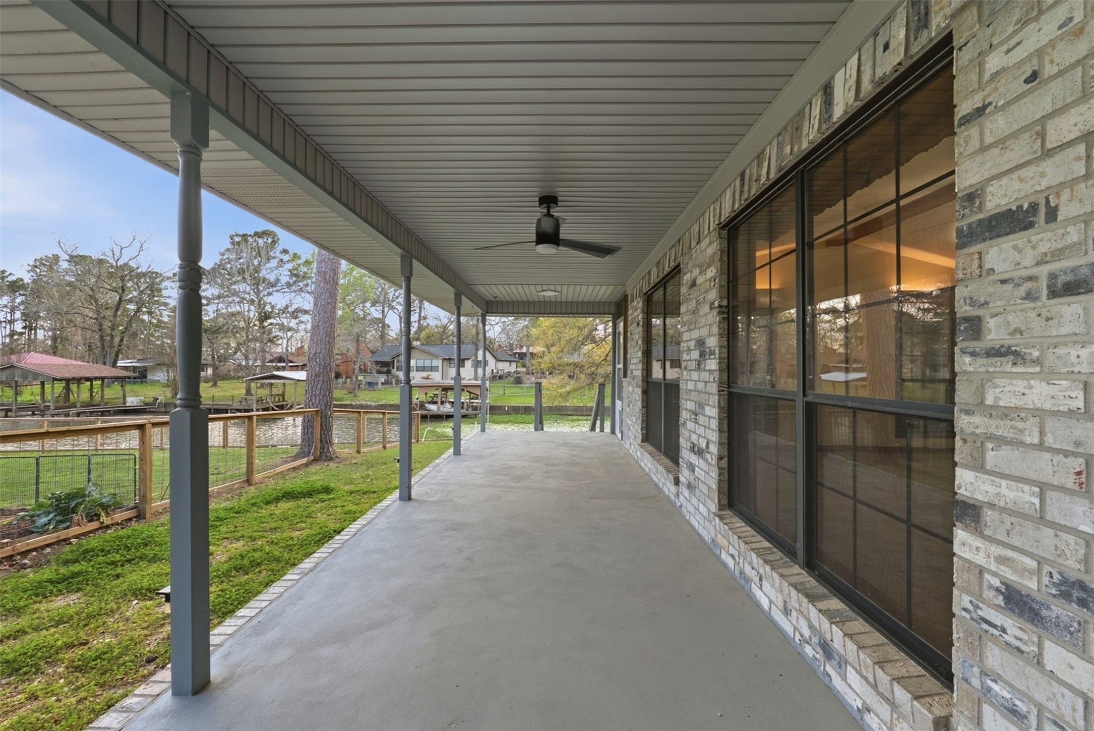 200 Cove View Drive Trinity, TX 75862 - Photo 4 of 39 a view of a porch
