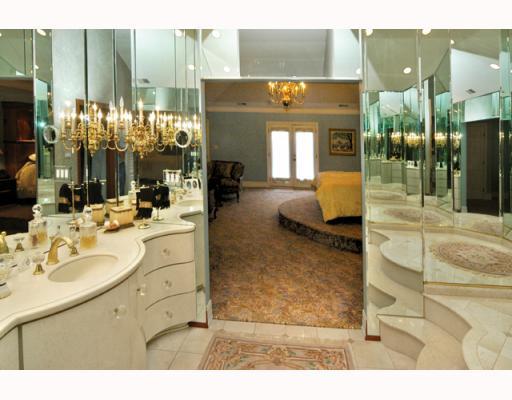 2 Woodcliff Road Fox Chapel, PA 15238 - Photo 14 of 18 Master Bath/Spa. DOUBLE WALK IN CLOSETS, ELEVATED MIRRORED PEDESTAL ALCOVE.