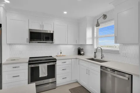 $624,900 | 3114 South Ocean Boulevard, Unit 705, Highland Beach, FL 33487