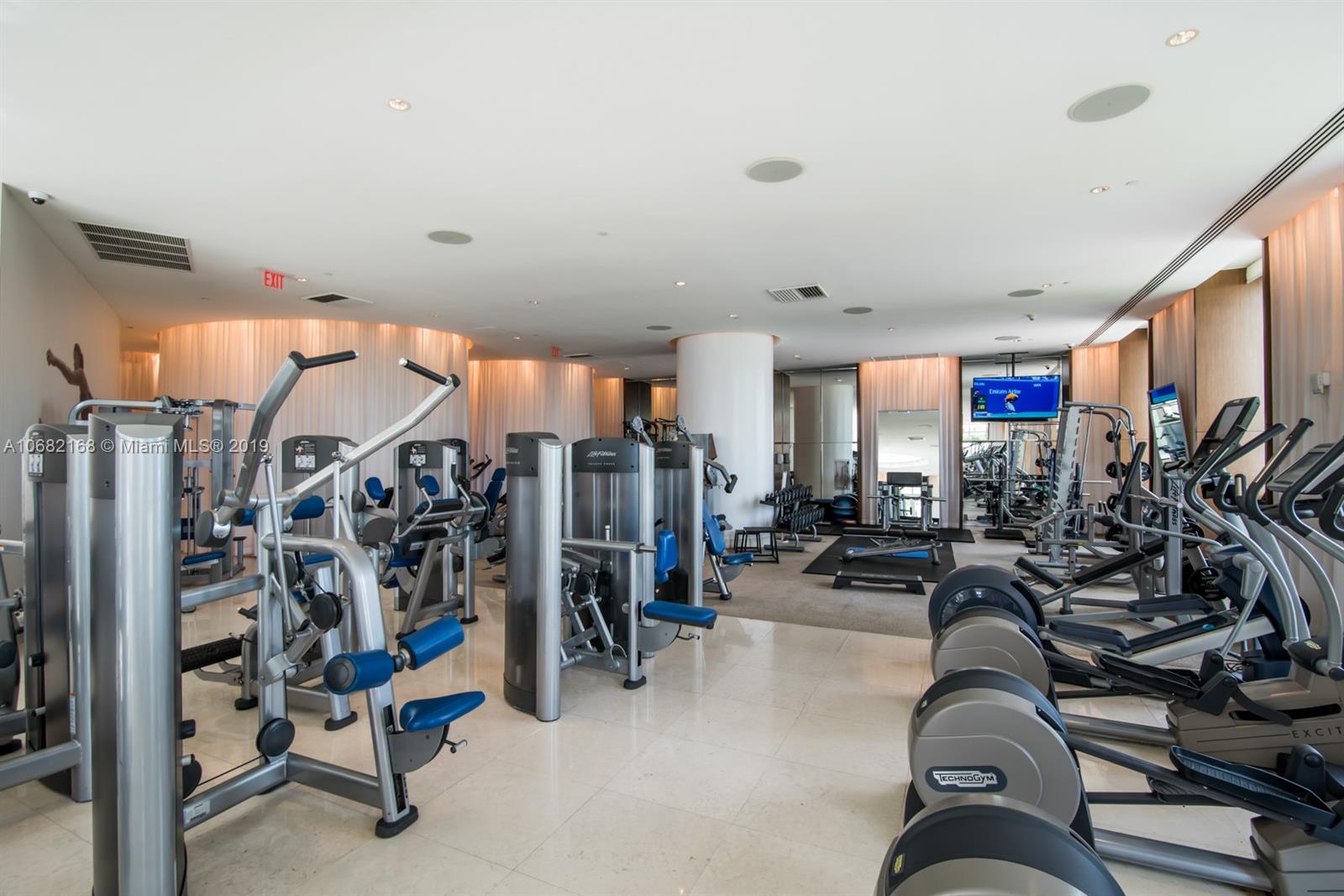 450 Alton Road, Unit 810 Miami Beach, FL 33139 - Photo 19 of 23